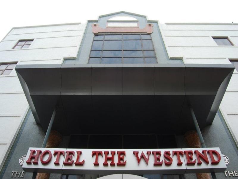 Hotel The Westend Ahmedabad Exterior photo